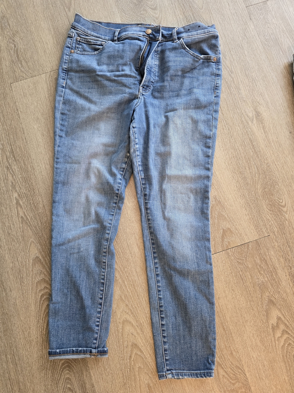 Express Women's Light Blue Skinny Jeans